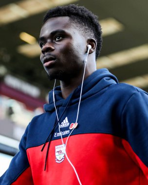 Arsenal 'den Bukayo Saka, 1 Kasım 2025' te Burnley-Arsenal maçı öncesinde stadyuma geldi. 