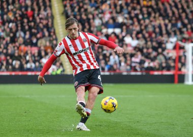 Sheffield United takımından Sydie Peck, Sheffield Lane, İngiltere 'de 1 Kasım 2025' te oynanan Sheffield United - Derby County maçında pas attı. 