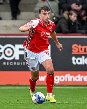 Fleetwood Town 'dan Harrison Holgate 1 Kasım 2025 tarihinde Birleşik Krallık' ın Highbury Stadyumu 'nda Fleetwood Town' a karşı oynanan 1. 