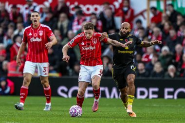 Nottingham Ormanı 'ndan Elliot Anderson ve Manchester United' dan Bryan Mbeumo Premier Lig maçı sırasında Nottingham Forest Manchester United 'a karşı City Ground, Nottingham, İngiltere, 1 Kasım 202