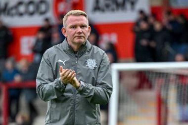 Fleetwood Town teknik direktörü Pete Wild, 1 Kasım 202 'de İngiltere' nin Highbury Stadyumu 'nda Fleetwood Town' a karşı oynanan 1.