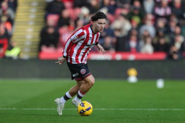 Sheffield United takımından Callum O 'Hare, 1 Kasım 202' de Bramall Lane, Sheffield, İngiltere 'de oynanan Sheffield United - Derby County maçında topu aldı.