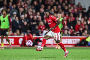 Nottingham Ormanı 'ndan Callum Hudson-Odoi Premier Lig maçında pas veriyor Nottingham Forest Manchester United' a karşı City Ground, Nottingham, İngiltere, 1 Kasım 202