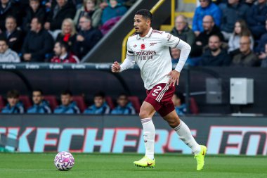 1 Kasım 202 'de Burnley, Burnley, İngiltere' deki Turf Moor 'da oynanan Premier Lig karşılaşmasında Arsenal' den William Sthe 'ın ayaklarının dibinde top vardı.