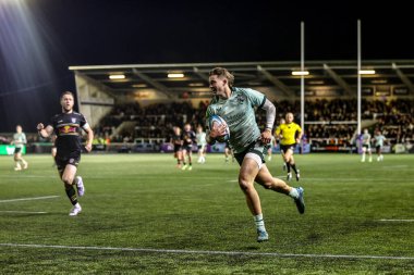 Leicester Tigers 'dan George Pearson Premiership Rugby Kupası maçı Newcastle Red Bulls, Leicester Tigers' a karşı 31 Ekim 202 'de Kingston Park, Newcastle, İngiltere' de oynanan karşılaşmada 5-5 öne geçiyor.