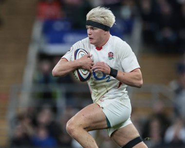 İngiltere 'den Henry Pollock, Quilter Nations Serisi 2025 maçında Avustralya' ya karşı Allianz Stadyumu, Twickenham, İngiltere, 1 Kasım 202