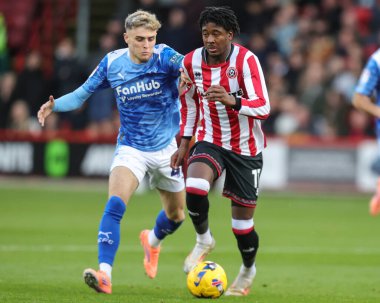Sheffield United takımından Andre Brooks, 1 Kasım 202 'de Bramall Lane, Sheffield, İngiltere' de oynanan Sheffield United - Derby County maçında topu aldı.