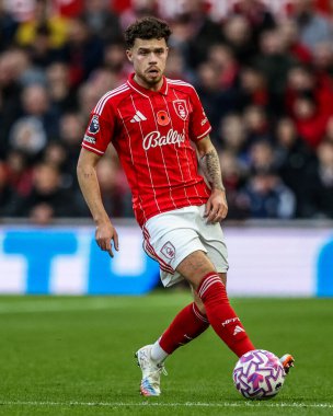 Nottingham Ormanı 'ndan Neco Williams Premier League maçı sırasında Nottingham Forest, Manchester United' a karşı 1 Kasım 2025 'te City Ground, Nottingham' da maç yapıyor. 