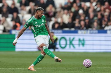 Newcastle 'dan Joelinton Premier Lig maçı sırasında maç sırasında Londra, İngiltere' deki Newcastle United 'a karşı Londra Stadyumu' nda maç yaptı. 