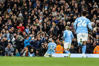 Manchester City 'den Nico O' Reilly, Premier League maçında Manchester City 'ye karşı Bournemouth maçında 2 Kasım 202' de Etihad Stadyumu 'nda 3-1' lik galibiyetini kutluyor.