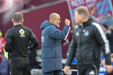 West Ham United takımının teknik direktörü Nuno Espirito Santo, West Ham United 'ın 2 Kasım 202' de Londra Stadyumu 'nda oynanan Premier League maçında West Ham United ile Newcastle United maçını 1-1 kazanmasını kutluyor.