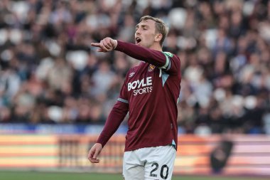 West Ham United 'dan Jarrod Bowen, Premier League maçında takımına talimat verdi. West Ham United, Newcastle United' a karşı Londra Stadyumu, İngiltere, 2 Kasım 202