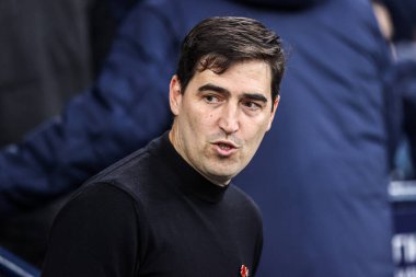 İngiltere Etihad Stadyumu 'nda oynanan Premier League maçı sırasında Bournemouth' un Andoni Iraola teknik direktörü Manchester City 'ye karşı Bournemouth maçı, 2 Kasım 2025 