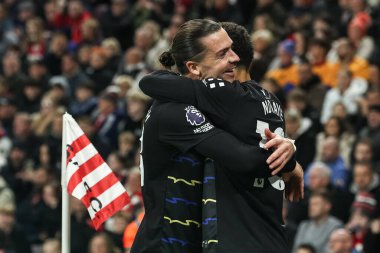 Iliman Ndiaye, Premier League maçında Everton 'dan Jack Grealish ile 3 Kasım 2025' te Sunderland Everton 'a karşı oynadığı stadyumda 0-1' lik galibiyet golünü kutluyor. 