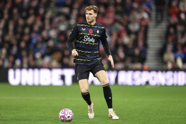 Everton 'dan Jake O' Brien Premier Lig maçında topla birlikte Sunderland Everton 'a karşı Stadyum of Light, Sunderland, İngiltere, 3 Kasım 2025 