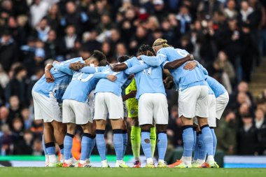 Manchester City, Premier League maçından önce Etihad Stadyumu 'nda Manchester City' ye karşı Bournemouth maçında, 2 Kasım 2025 'te takım olarak bir araya geldi. 