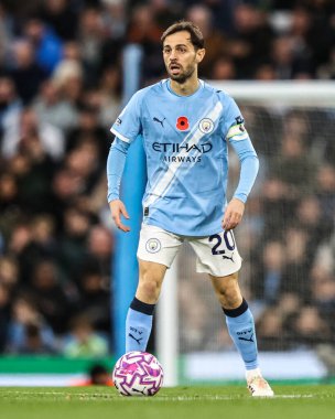 Manchester City ile Bournemouth arasında oynanan Premier League maçında Manchester City 'den Bernardo Silva, Etihad Stadyumu' nda, 2 Kasım 2025 