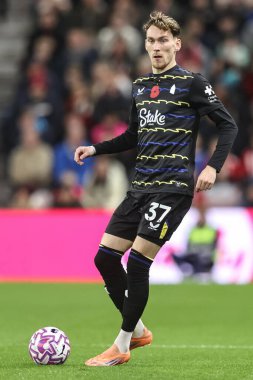 Everton 'dan James Garner Premier Lig karşılaşmasında topla birlikte Sunderland Everton' a karşı Stadyum of Light, Sunderland, İngiltere, 3 Kasım 2025 