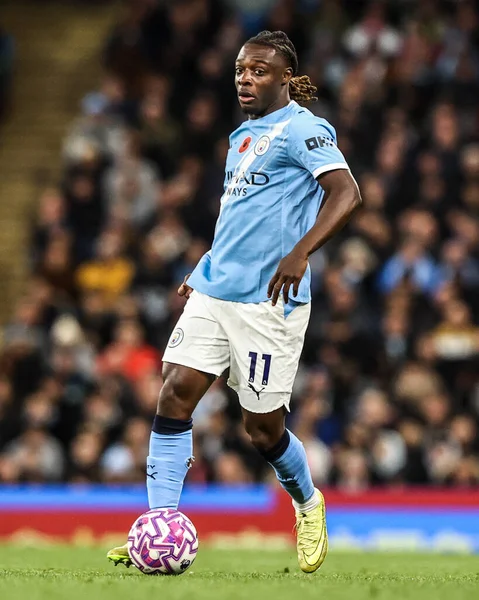 Manchester City ile Bournemouth arasındaki Premier League maçı sırasında Manchester City 'den Jeremy Doku, Etihad Stadyumu, İngiltere, 2 Kasım 2025 