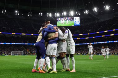 Tottenham Hotspur 'dan Micky van de Ven, 8 Tottenham Hotspur maçının 4' üncüsü olan UEFA Şampiyonlar Ligi maçında 3-0 kazanma golünü kutluyor. Kopenhag Tottenham Hotspur Stadyumu, Londra, İngiltere 4 Kasım 2025