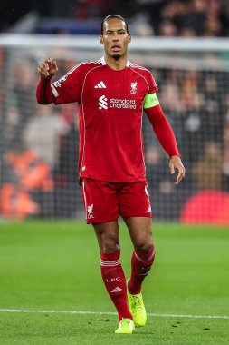 Liverpool 'dan Virgil van Dijk UEFA Şampiyonlar Ligi maçında 4 / 8 Liverpool Real Madrid' e karşı Anfield, Liverpool, İngiltere, 4 Kasım  