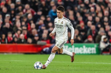 Real Madrid 'den Arda Gler, UEFA Şampiyonlar Ligi maçında 4 / 8 Liverpool, Anfield, Liverpool' da Real Madrid 'e karşı, 4 Kasım 2025