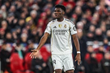 Real Madrid 'den Aurelien Tchouameni UEFA Şampiyonlar Ligi maçında 4-8 Liverpool Real Madrid' e karşı Anfield, Liverpool, İngiltere, 4 Kasım 2025