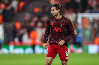 Liverpool 'dan Dominik Szoboszlai UEFA Şampiyonlar Ligi 4 / 8 Liverpool Real Madrid maçında 4 Kasım 2025 tarihinde İngiltere' nin Liverpool kentinde oynanan maç öncesi ısınma maçında