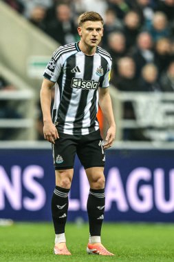 Newcastle United takımından Harvey Barnes, UEFA Şampiyonlar Ligi maçında 8 Newcastle United ile Atletizm Kulübü arasında 5 Kasım 2025 'te St. James' s Park, Newcastle 'da karşılaştı. 