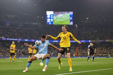 Manchester City 'den Matheus Nunes ve Borussia Dortmund' dan Maximilian Beier Manchester City 'nin Manchester City, Manchester City, İngiltere' de Borussia Dortmund 'a karşı oynanan 4. 