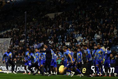Sheffield Wednesday, 5 Kasım 2025 'te Sheffield, Sheffield, İngiltere' deki Norwich City maçından önce ısınıyor. 
