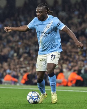 Manchester City 'den Jeremy Doku UEFA Şampiyonlar Ligi maçında 8 Manchester City' nin 4 'üncü maçında Borussia Dortmund' a karşı Manchester City, Manchester Stadyumu 'nda, 5 Kasım 2025 