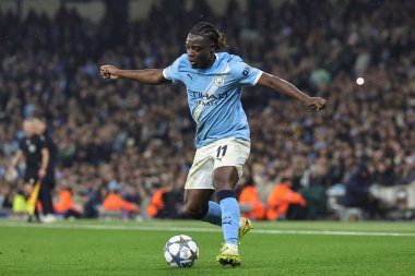 Manchester City 'den Jeremy Doku UEFA Şampiyonlar Ligi maçında 8 Manchester City' nin 4 'üncü maçında Borussia Dortmund' a karşı Manchester City, Manchester Stadyumu 'nda, 5 Kasım 2025  