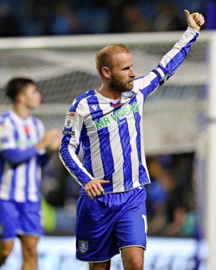 Sheffield Wednesday 'den Barry Bannan, 5 Kasım 2025' te İngiltere 'nin başkenti Sheffield' da Çarşamba günü oynanan Sheffield Çarşamba günkü Norwich City maçından sonra taraftarları alkışlıyor. 
