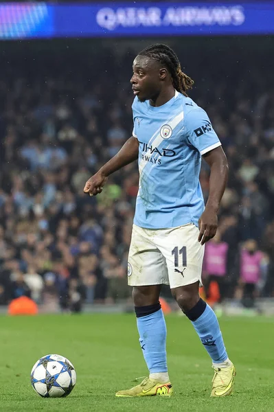 Manchester City 'den Jeremy Doku UEFA Şampiyonlar Ligi maçında 8 Manchester City' nin 4 'üncü maçında Borussia Dortmund' a karşı Manchester City, Manchester Stadyumu 'nda, 5 Kasım 2025 