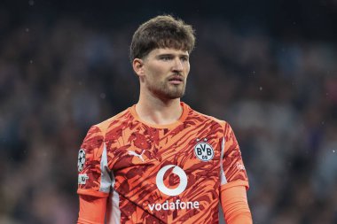 Borussia Dortmund kalecisi Gregor Kobel UEFA Şampiyonlar Ligi 4 Manchester City 'nin Borussia Dortmund' a karşı 5 Kasım 2025 Manchester Stadyumu, İngiltere 