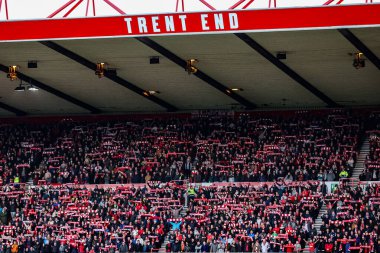 Nottingham Forest taraftarları Premier League maçı sırasında Nottingham Forest, Leeds United 'a karşı City Ground, Nottingham, İngiltere, 9 Kasım 2025 