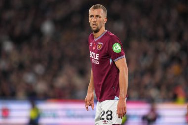 Premier Lig maçında West Ham United ile Burnley arasındaki Londra Stadyumu karşılaşmasında West Ham United 'tan Tomas Soucek, 8 Kasım 2025 