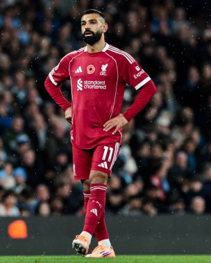 Liverpool 'dan Muhammed Salah Premier Lig maçı sırasında Manchester City, Etihad Stadyumu' nda Liverpool 'a karşı, 9 Kasım 2025 