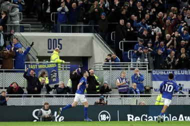 Everton 'dan Michael Keane Premier Lig maçında Everton Fulham' a karşı 8 Kasım 2025 'te Liverpool' daki Hill Dickinson Stadyumu 'nda 2-0' lık galibiyeti kutluyor. 