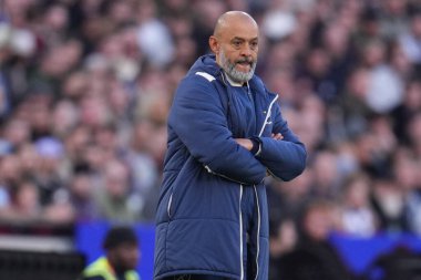 West Ham United 'ın Premier League maçında Nuno Espirito Santo teknik direktörü West Ham United, Burnley' e karşı Londra Stadyumu, İngiltere, 8 Kasım 2025 