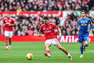 Nottingham Ormanı 'ndan Nicolas Domnguez Premier League maçı sırasında Nottingham Forest, Leeds United' a karşı 9 Kasım 2025 'te City Ground, Nottingham' da oynandı. 