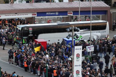 İngiltere teknik direktörü Quilter Nations 2025 Maçı sırasında İngiltere ile Fiji arasındaki Allianz Stadyumu, Twickenham, İngiltere maçı sırasında geldi.