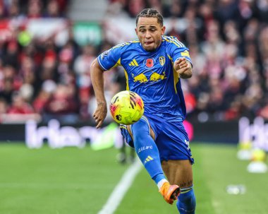 Leeds United takımından Noah Okafor, 9 Kasım 2025 'te İngiltere' nin Nottingham City Ground kentinde oynanan Premier League maçında Nottingham Forest - Leeds United maçında topu oyunda tutamadı. 