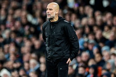 Pep Guardiola Manchester City teknik direktörü, 9 Kasım 2025 tarihinde Etihad Stadyumu 'nda oynanan Premier League maçında tepki gösterdi. 