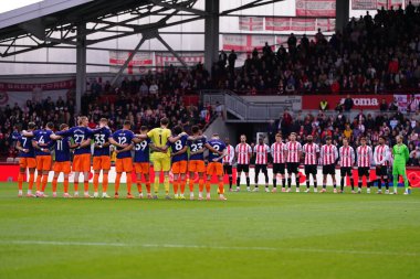 Premier Lig maçı sırasında 9 Kasım 2025 'te Londra' daki The Gtech Community Stadyumu 'nda Brentford-Newcastle United maçında anmak için dakikalar sessizliği. 
