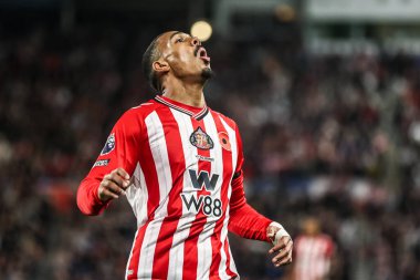 Sunderland 'dan Wilson Isidor, Premier League' in 8 Kasım 2025 'te Stadyum Of Light, Sunderland, İngiltere' de oynanan Sunderland-Arsenal maçında attığı golün ardından tepki gösterdi. 