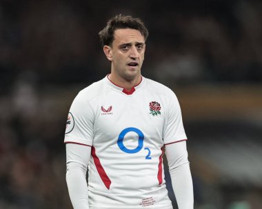 İngiltere 'den Alex Mitchell, Quilter Nations Serisi 2025 karşılaşmasında İngiltere, Fiji' ye karşı Allianz Stadyumu, Twickenham, Birleşik Krallık, 8 Kasım 2025