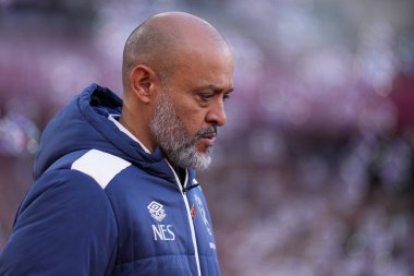 West Ham United 'ın Premier League maçında Nuno Espirito Santo teknik direktörü West Ham United, Burnley' e karşı Londra Stadyumu, İngiltere, 8 Kasım 2025 