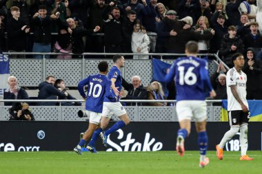 Everton 'dan Michael Keane Premier Lig maçında Everton Fulham' a karşı 8 Kasım 2025 'te Liverpool' daki Hill Dickinson Stadyumu 'nda 2-0' lık galibiyeti kutluyor. 